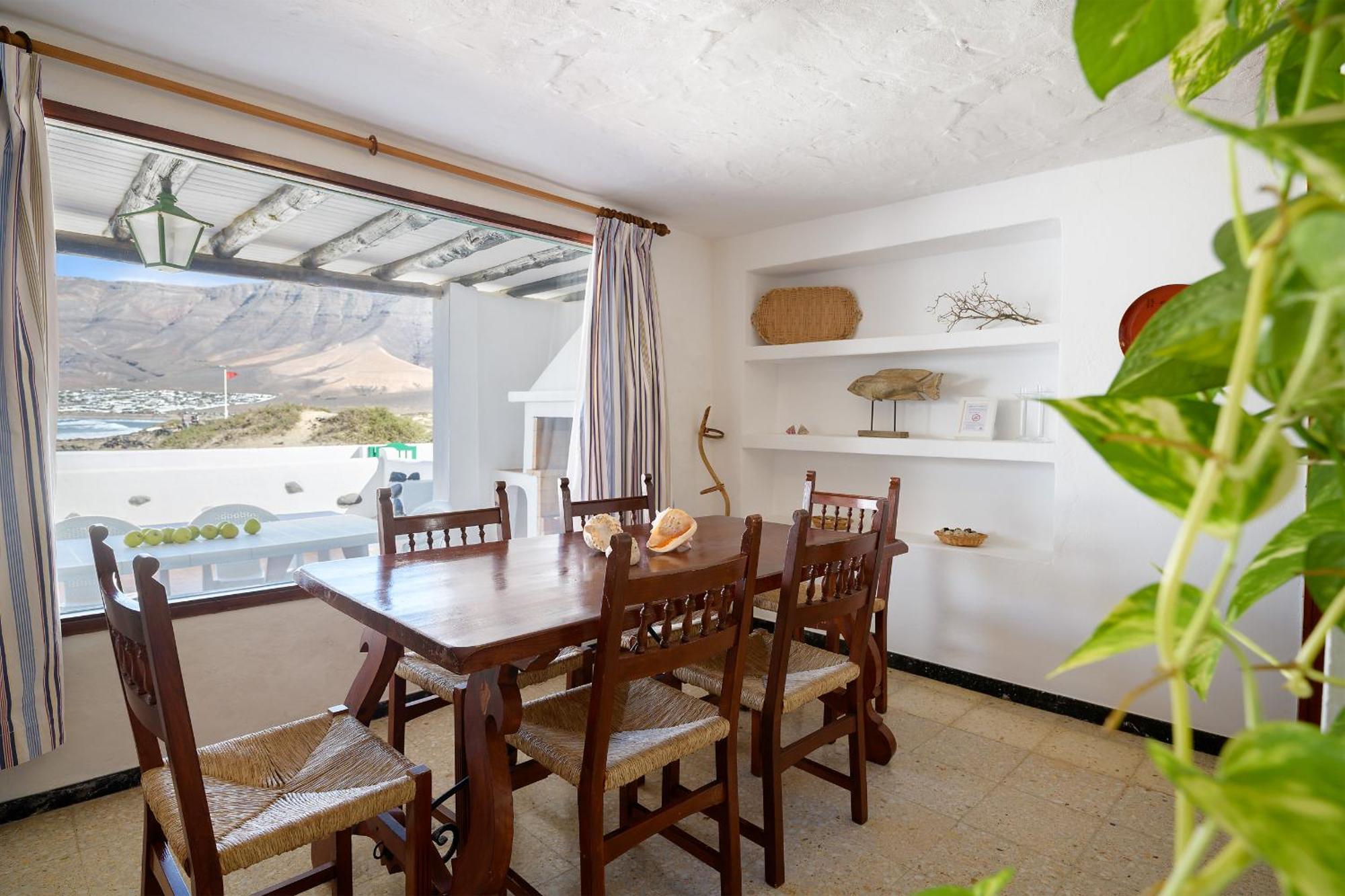 Famara Caracolillos, La Casa Bagian luar foto